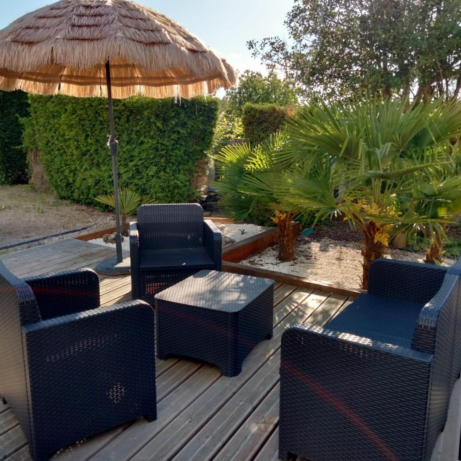 Le Jack Bed & Breakfast Mont-sous-Vaudrey Exterior photo